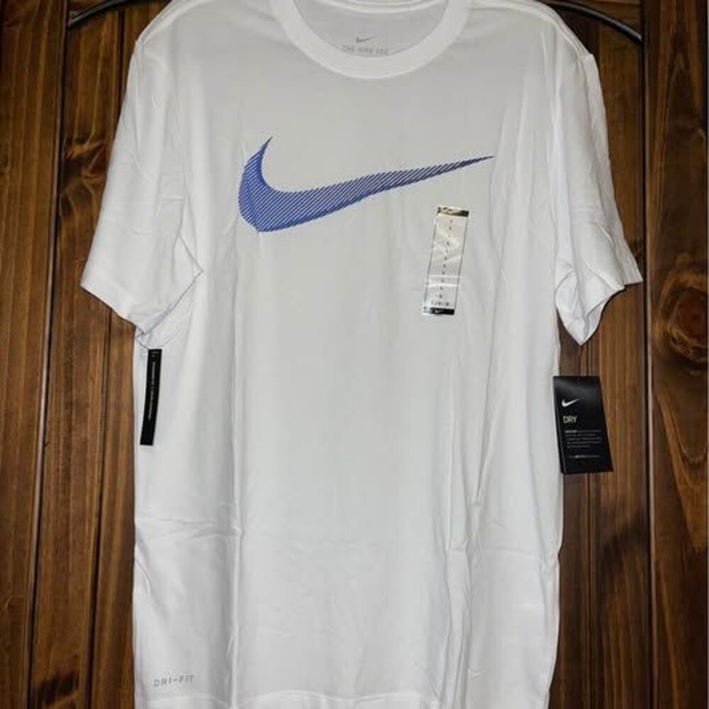 NWT Large Men’s Nike Training Shirt White Athletic Dri-Fit